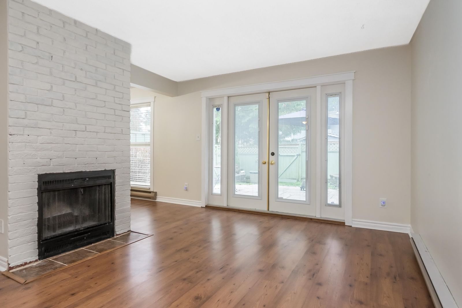 Listing Image 17
