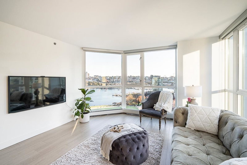 1801 - 289 Drake Street, Vancouver, V6B 5Z5 | Image 2