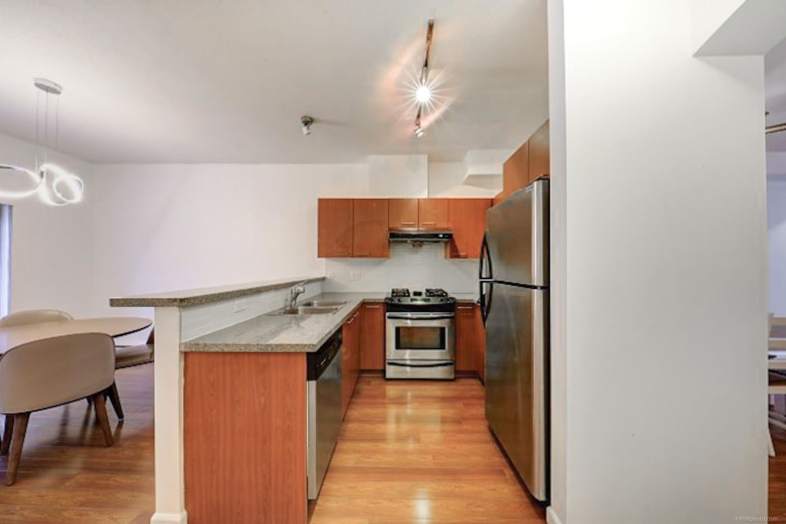 Listing Image 16