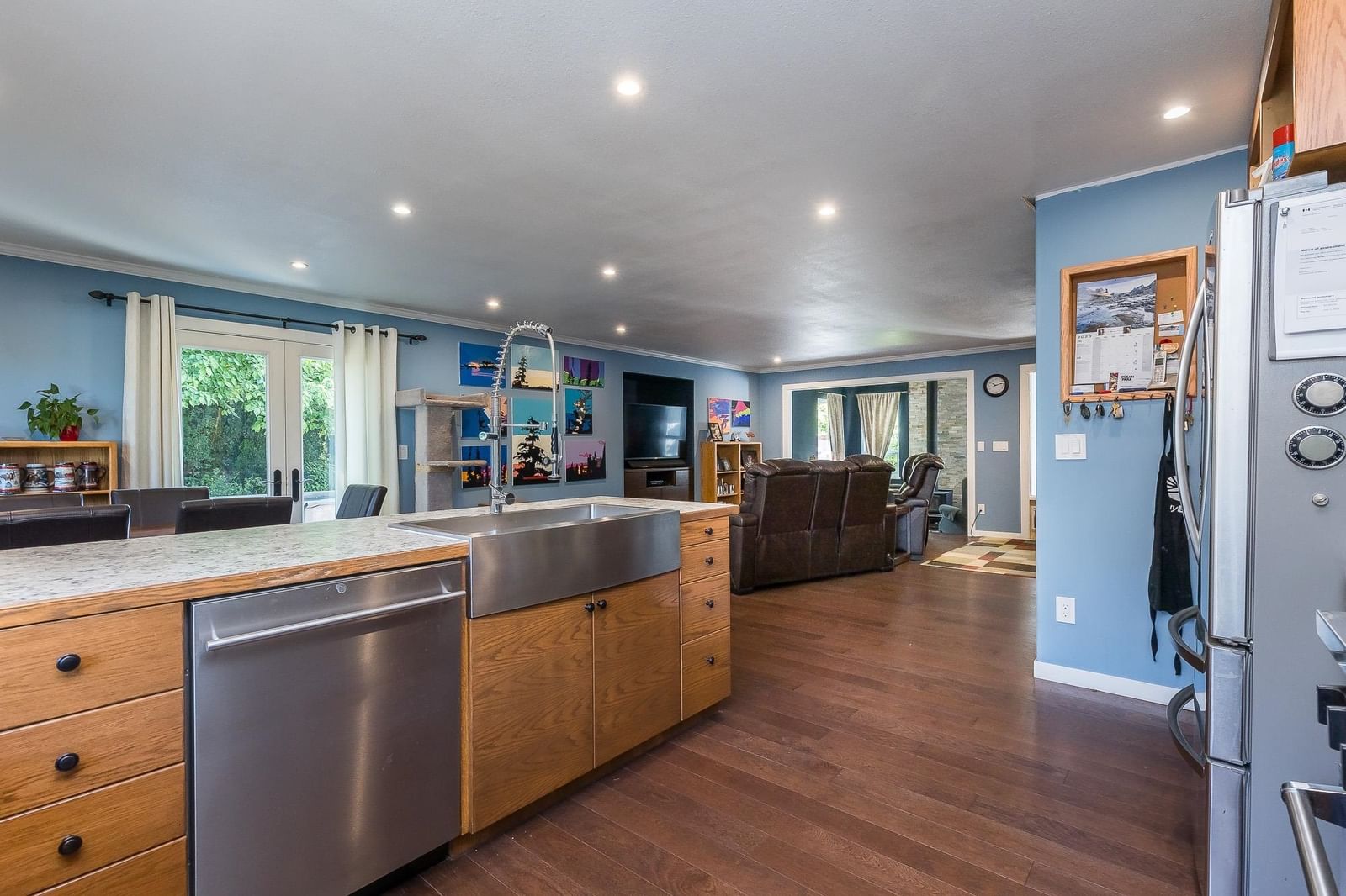 Listing Image 10