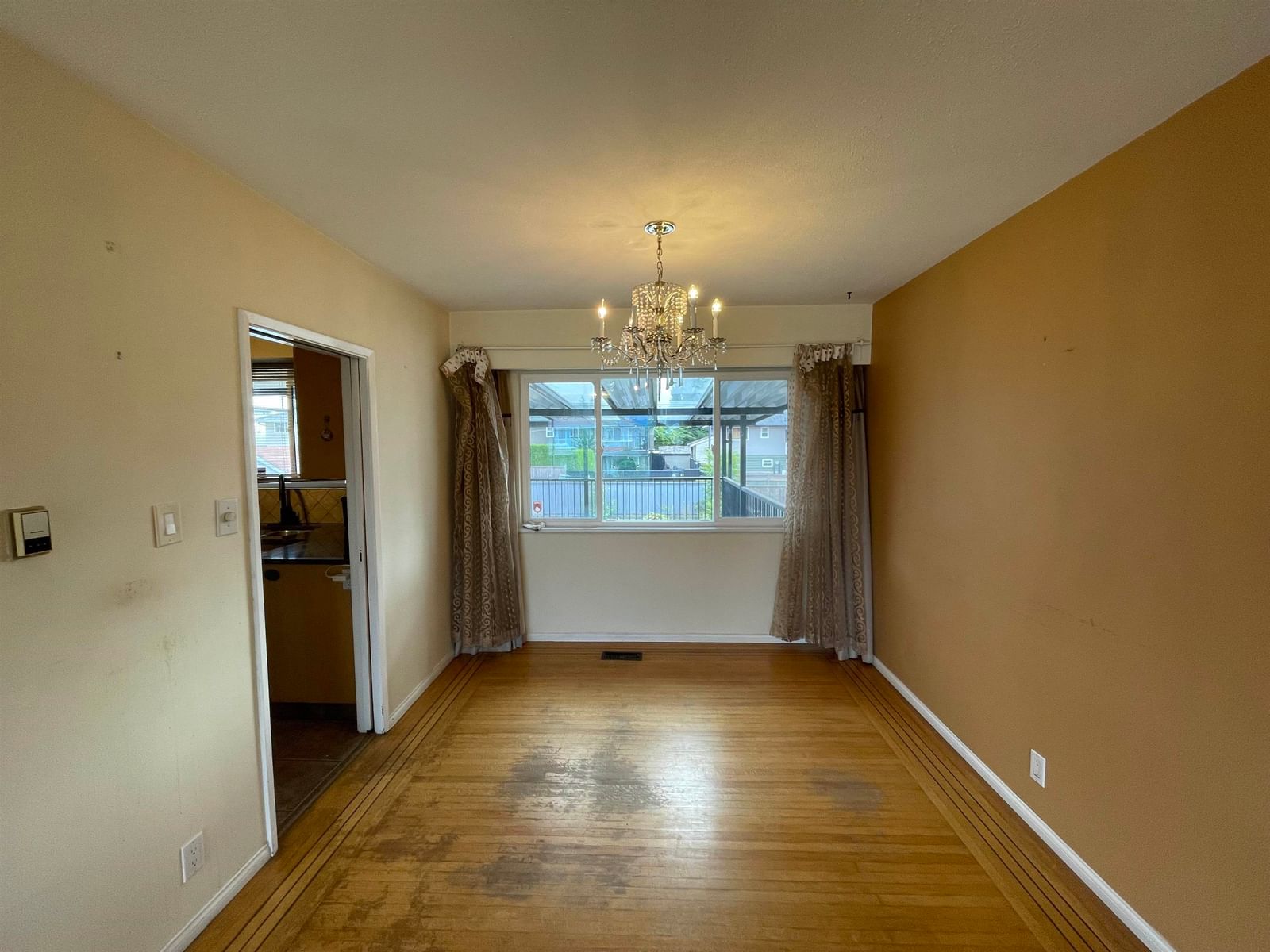 Listing photo 5