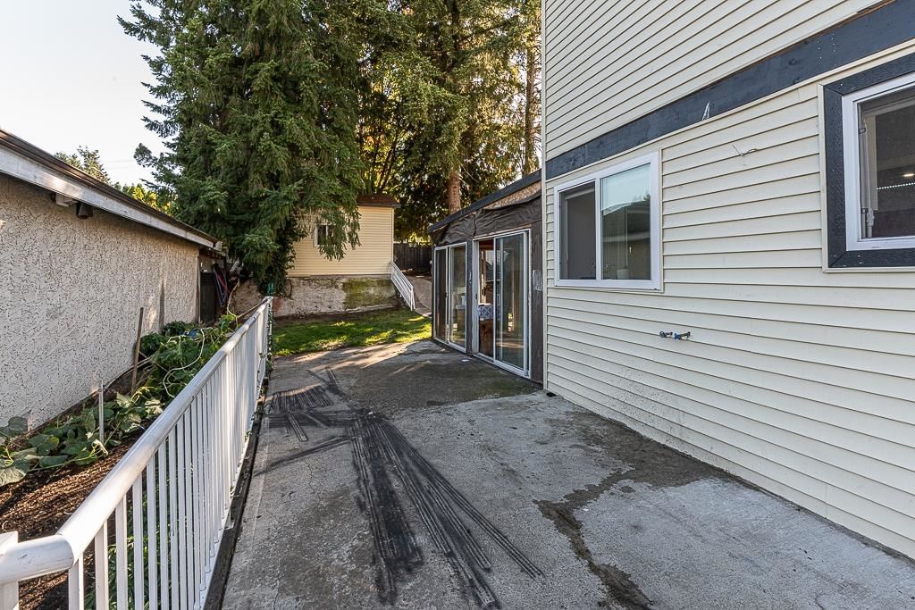 Listing Image 4