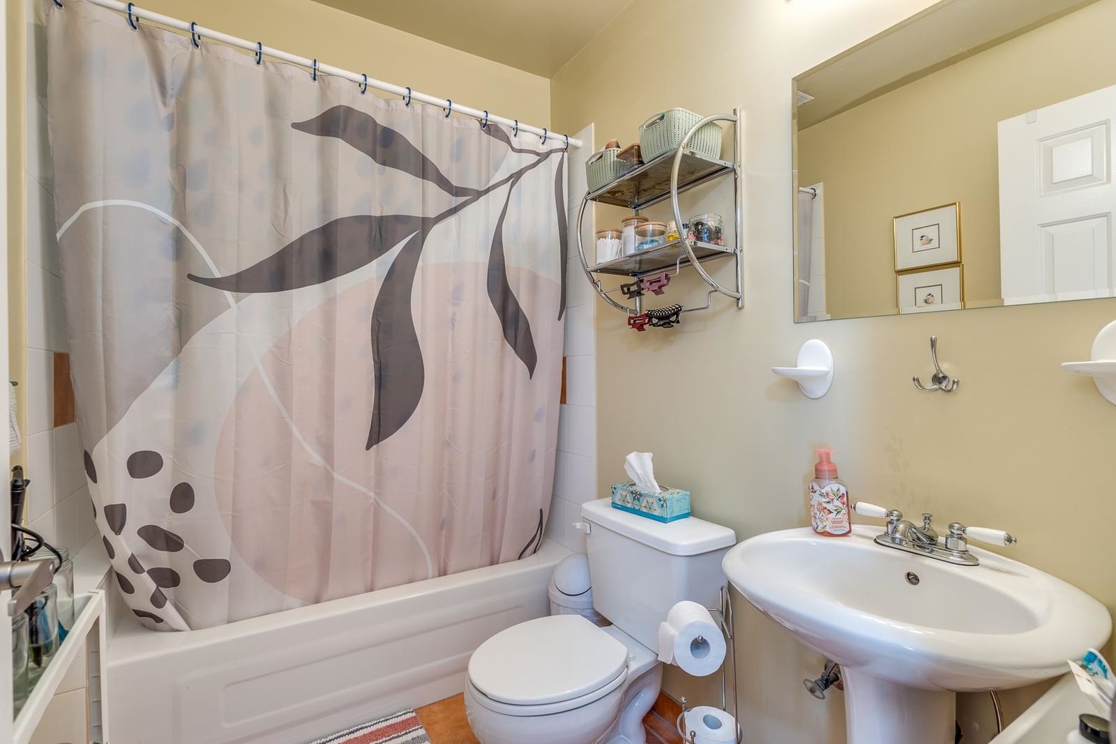 Listing Image 9