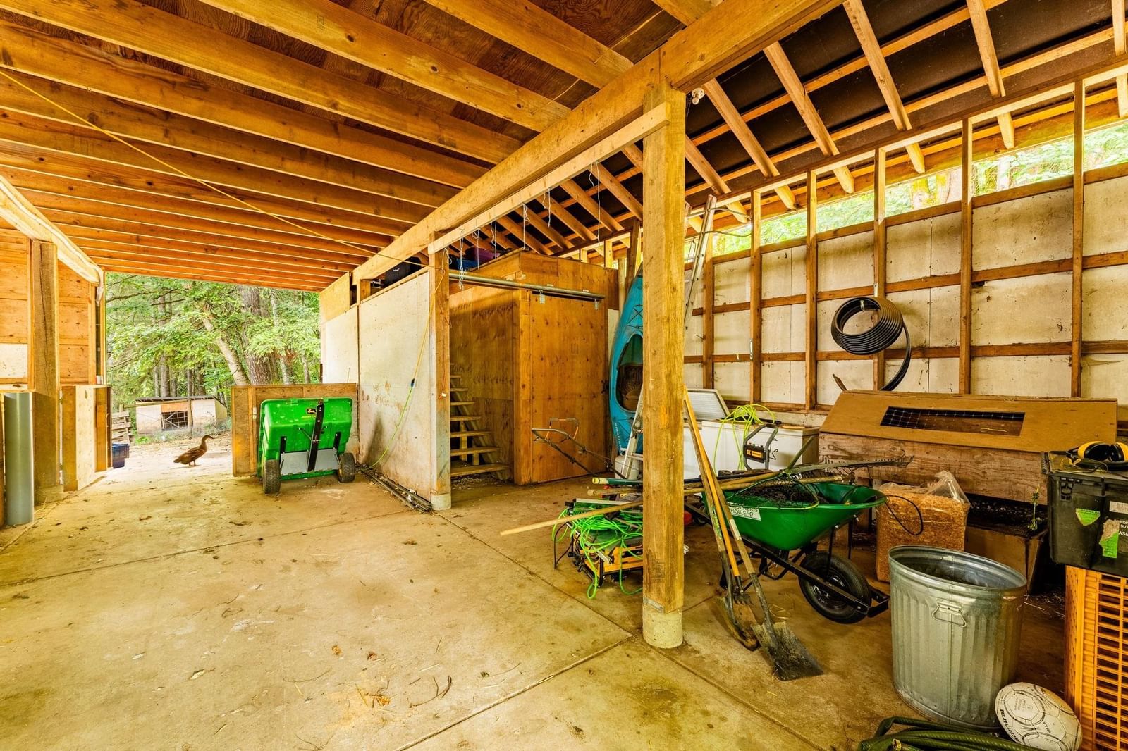 Listing Image 9