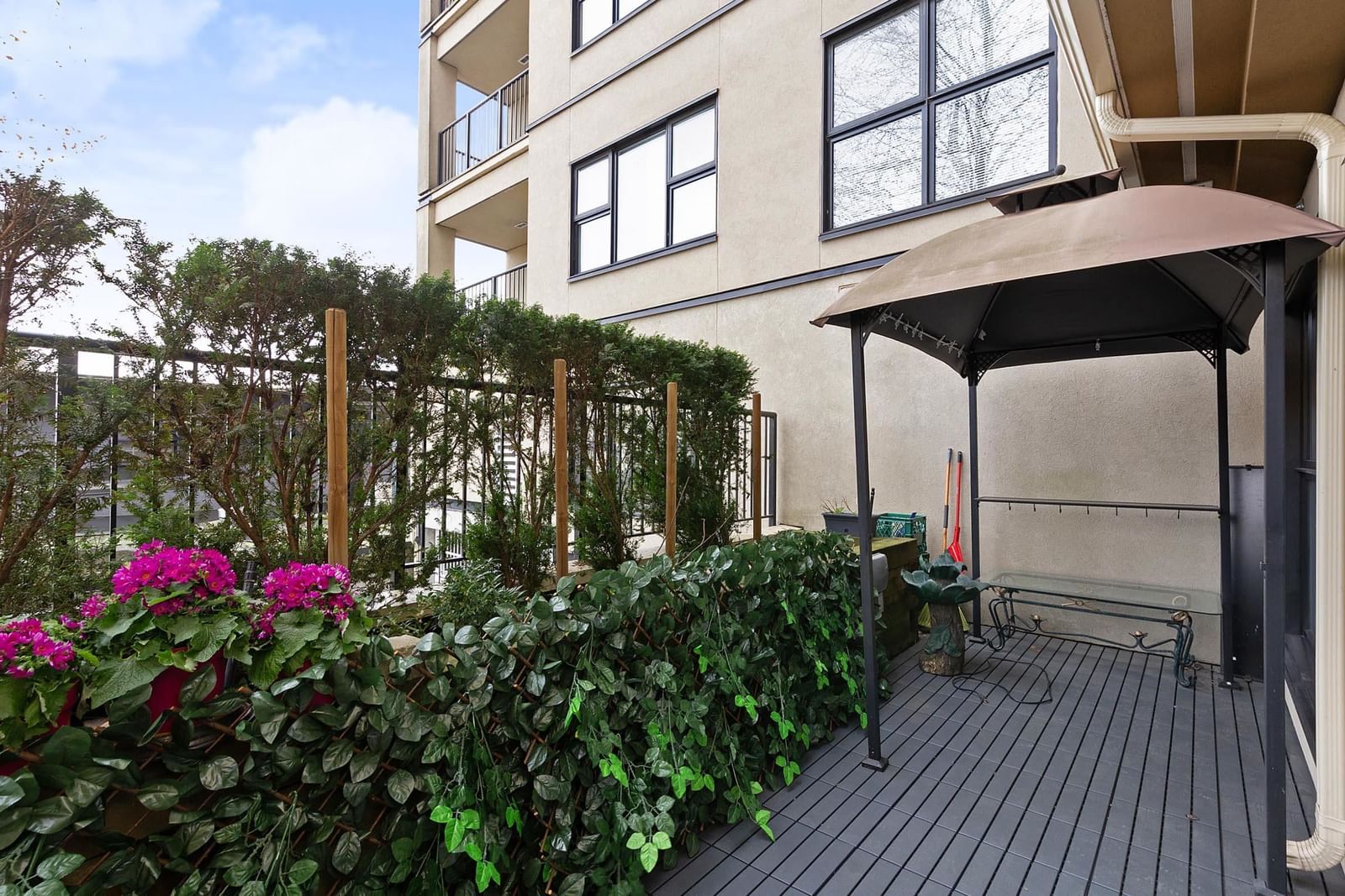 Listing Image 11
