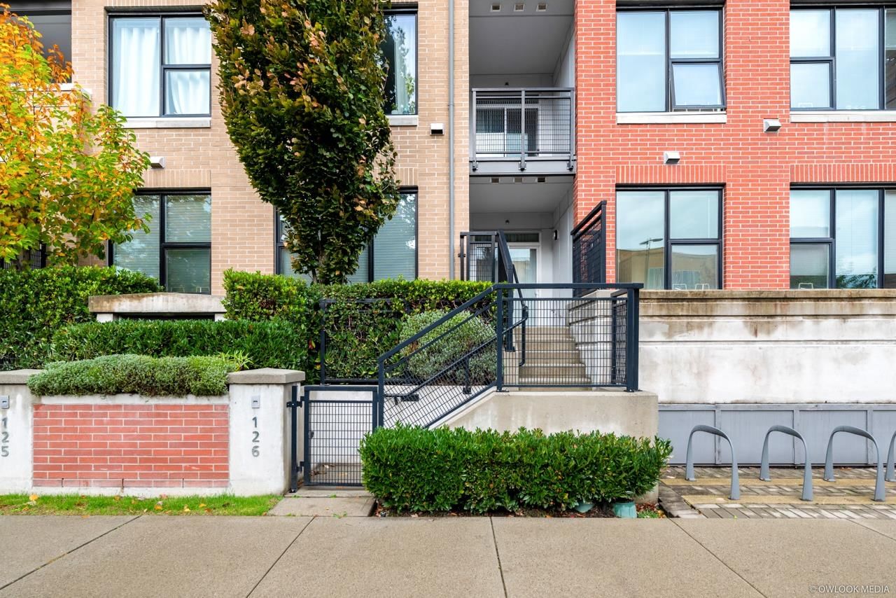 Listing Image 11