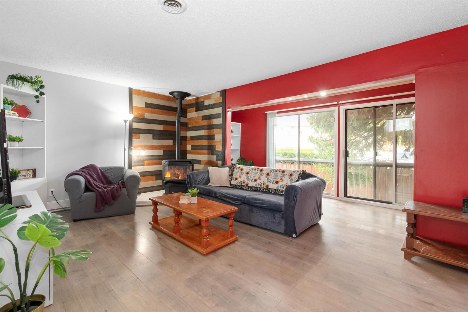 Listing Image 6