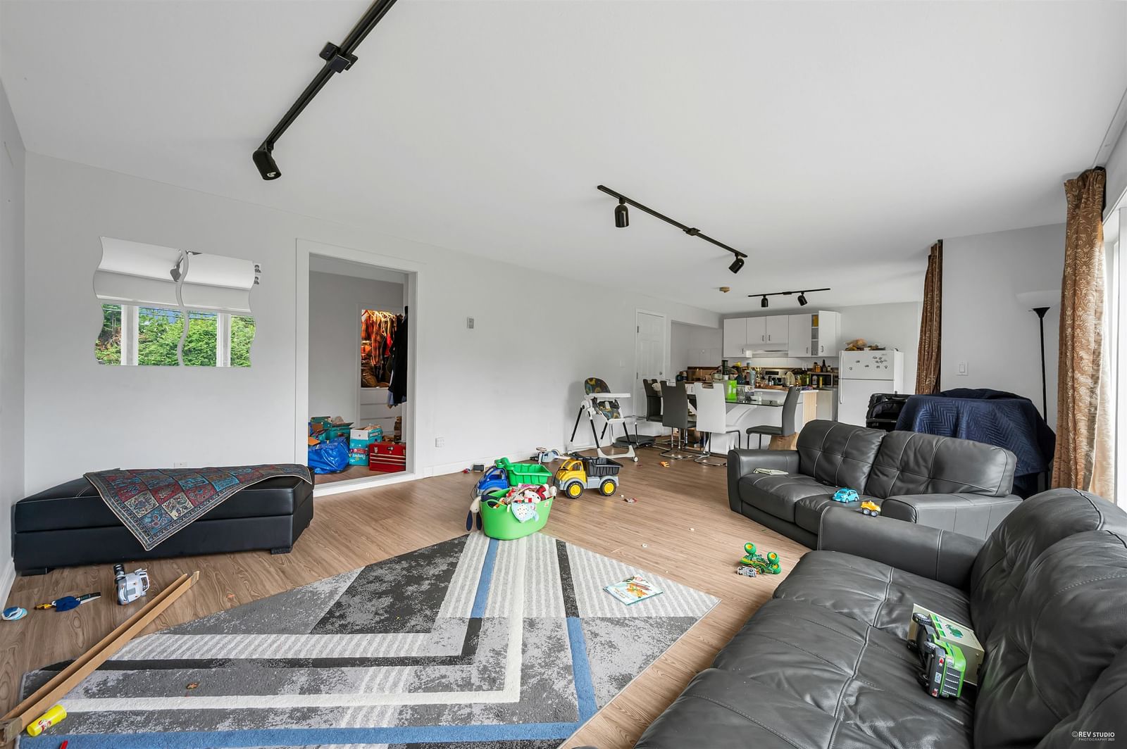 Listing Image 17
