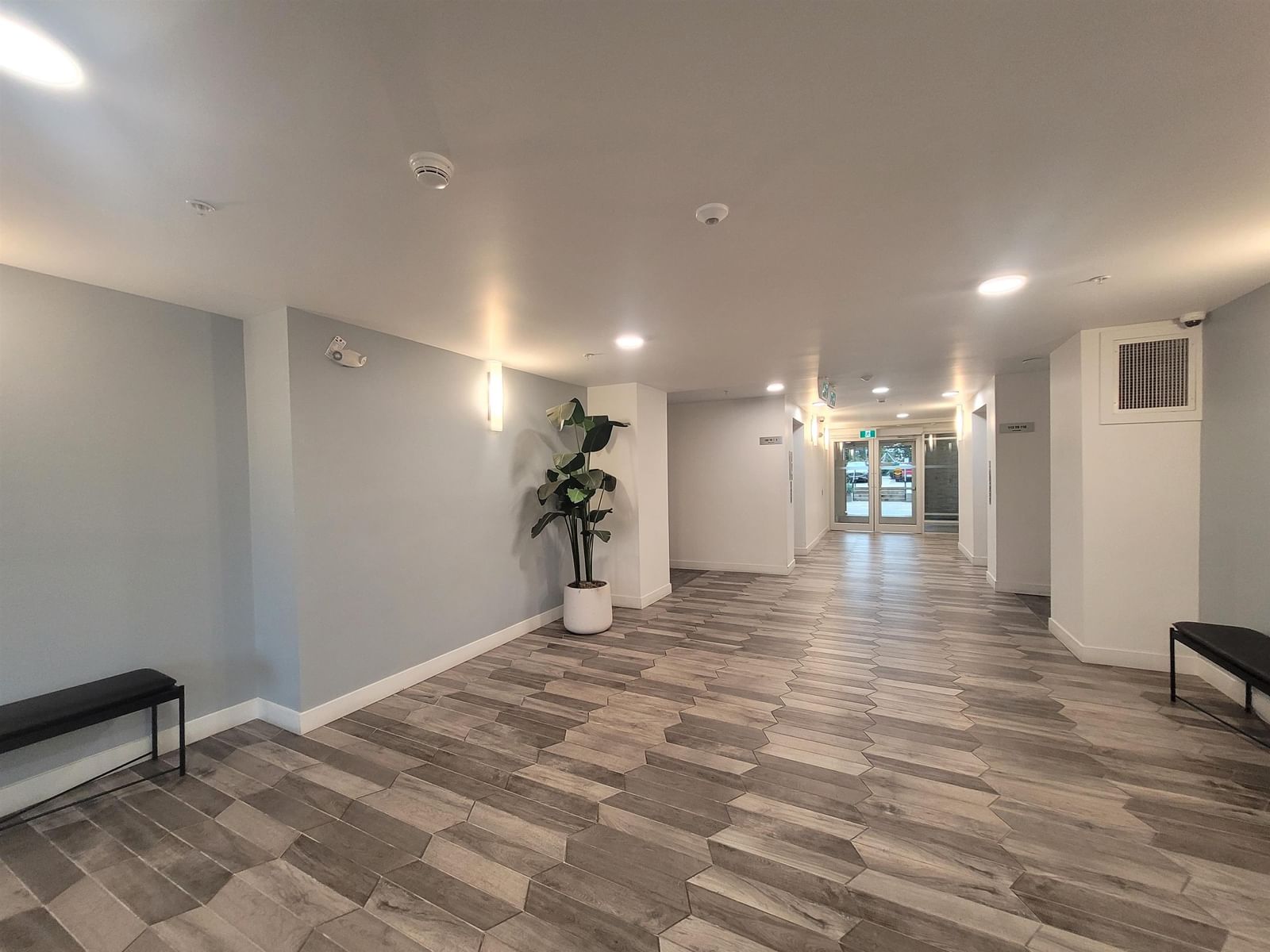 Listing Image 18