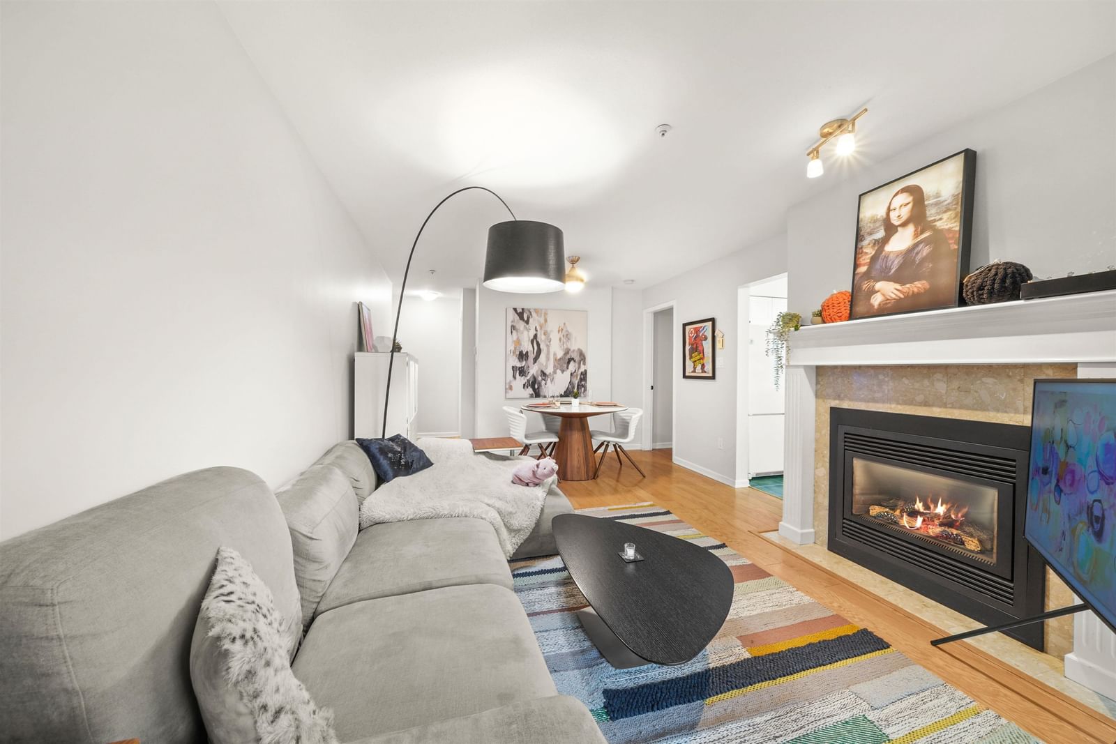 Listing Image 6