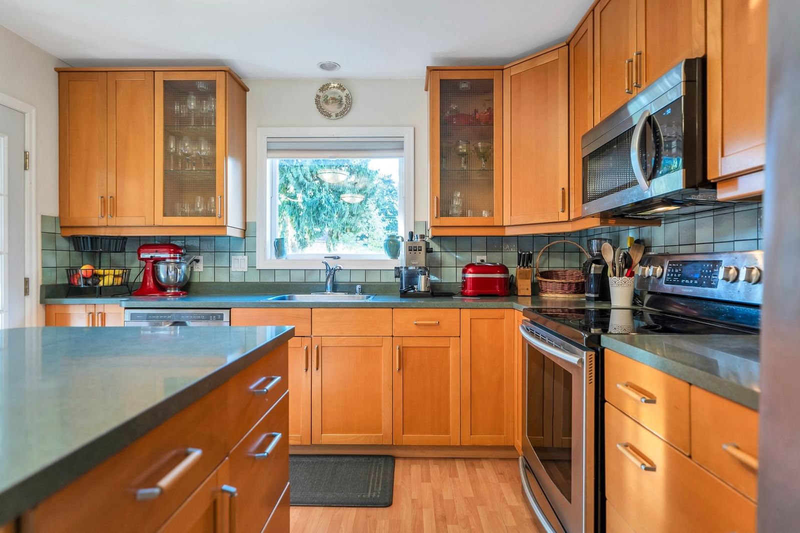 Listing Image 11