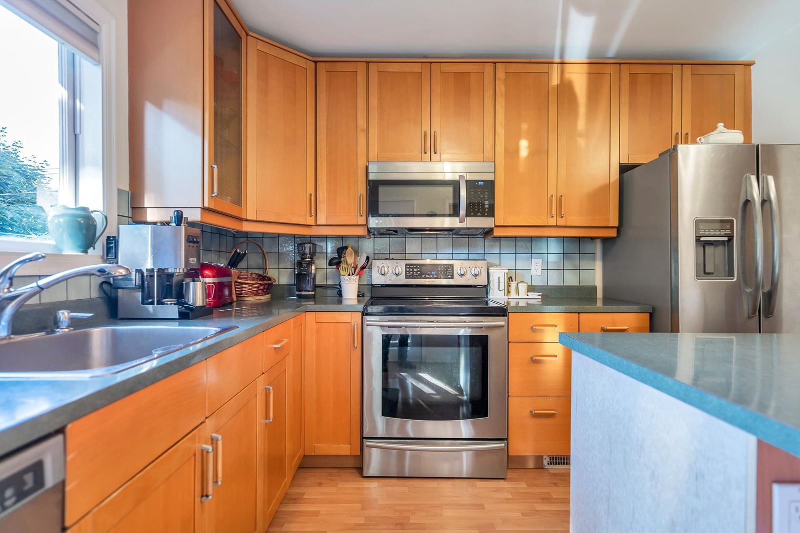 Listing Image 12