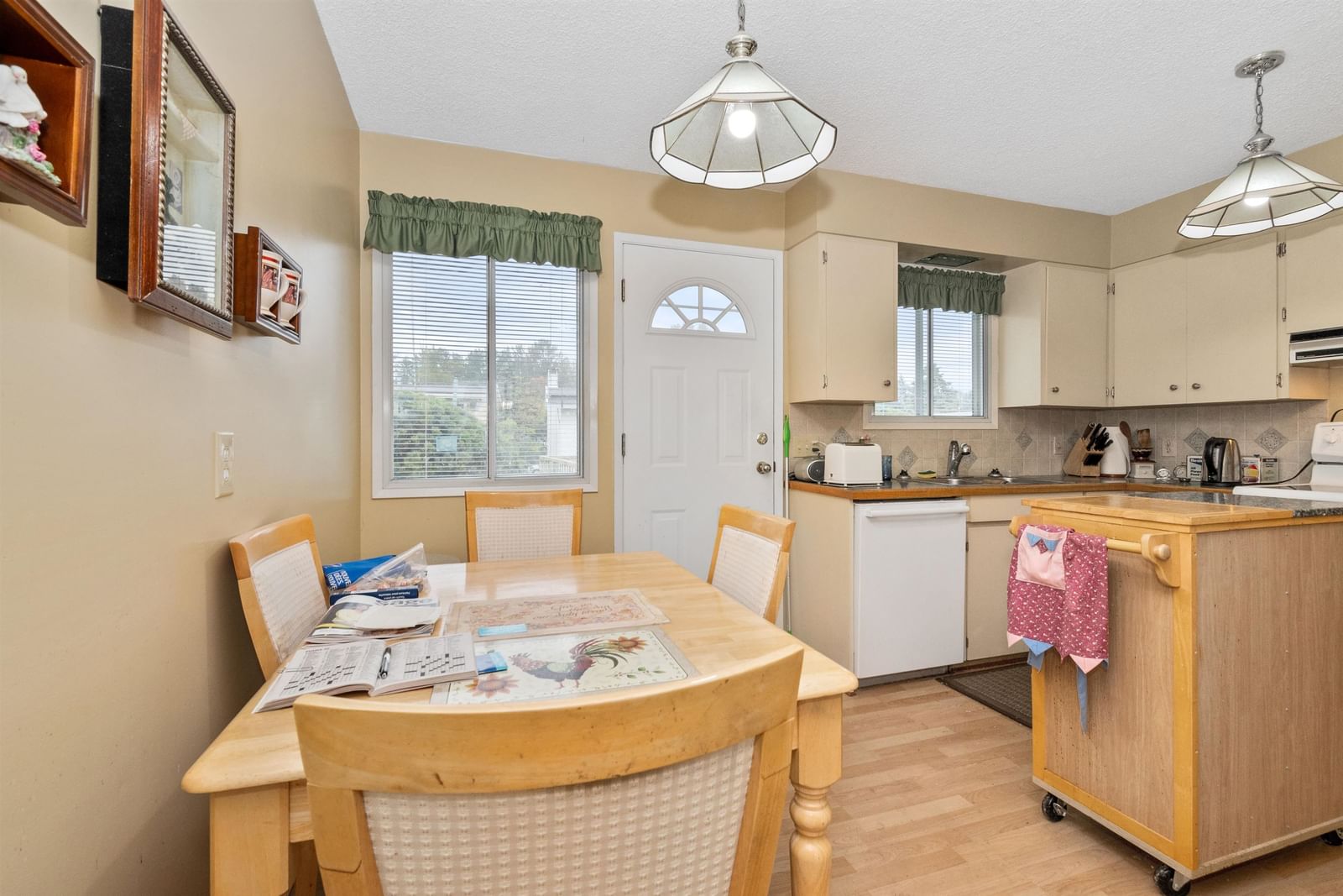 Listing Image 12