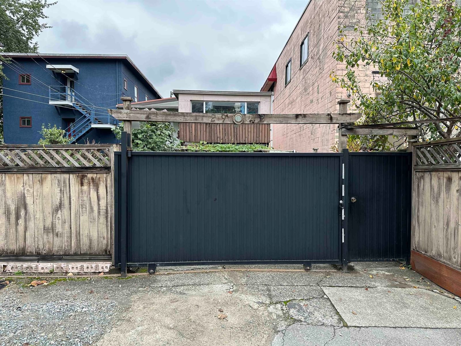 Listing Image 8