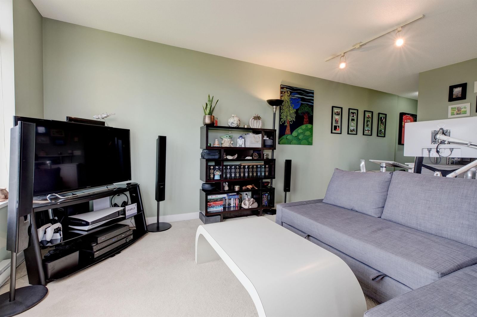 Listing Image 5