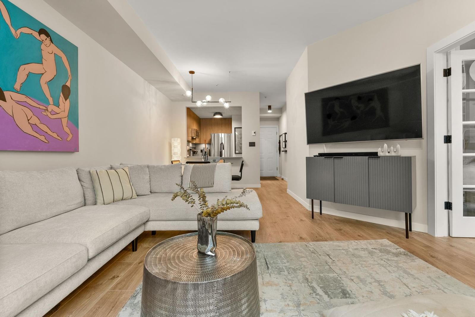 Listing Image 5