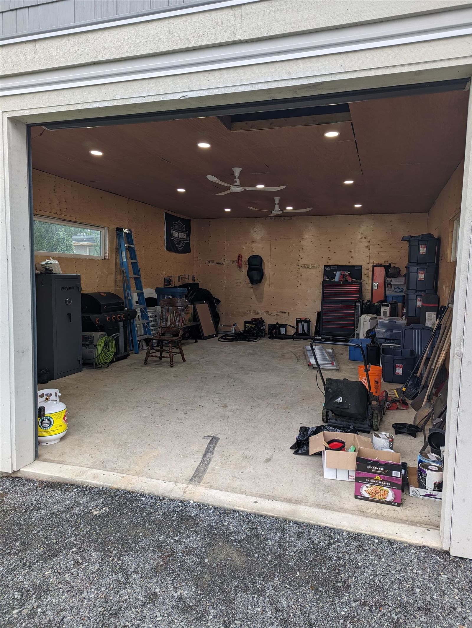 Listing Image 12