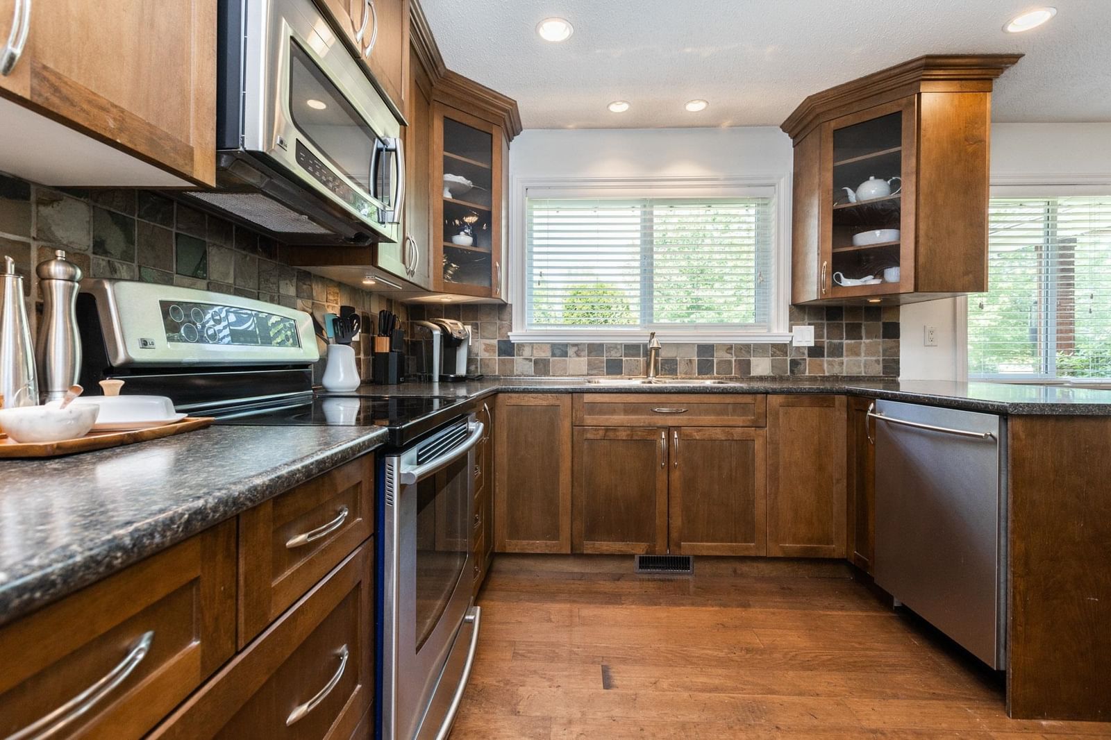 Listing Image 13