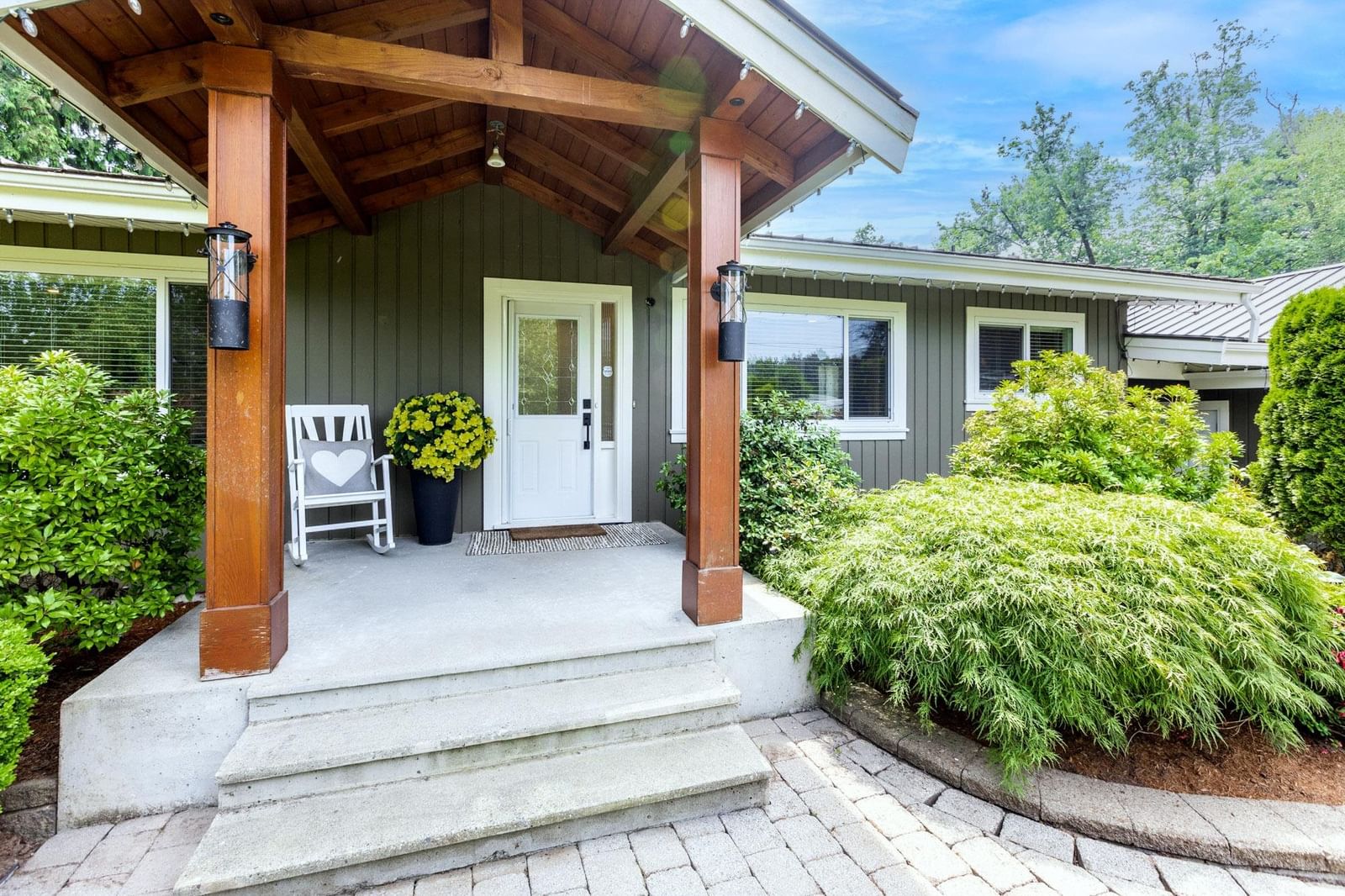Listing Image 6