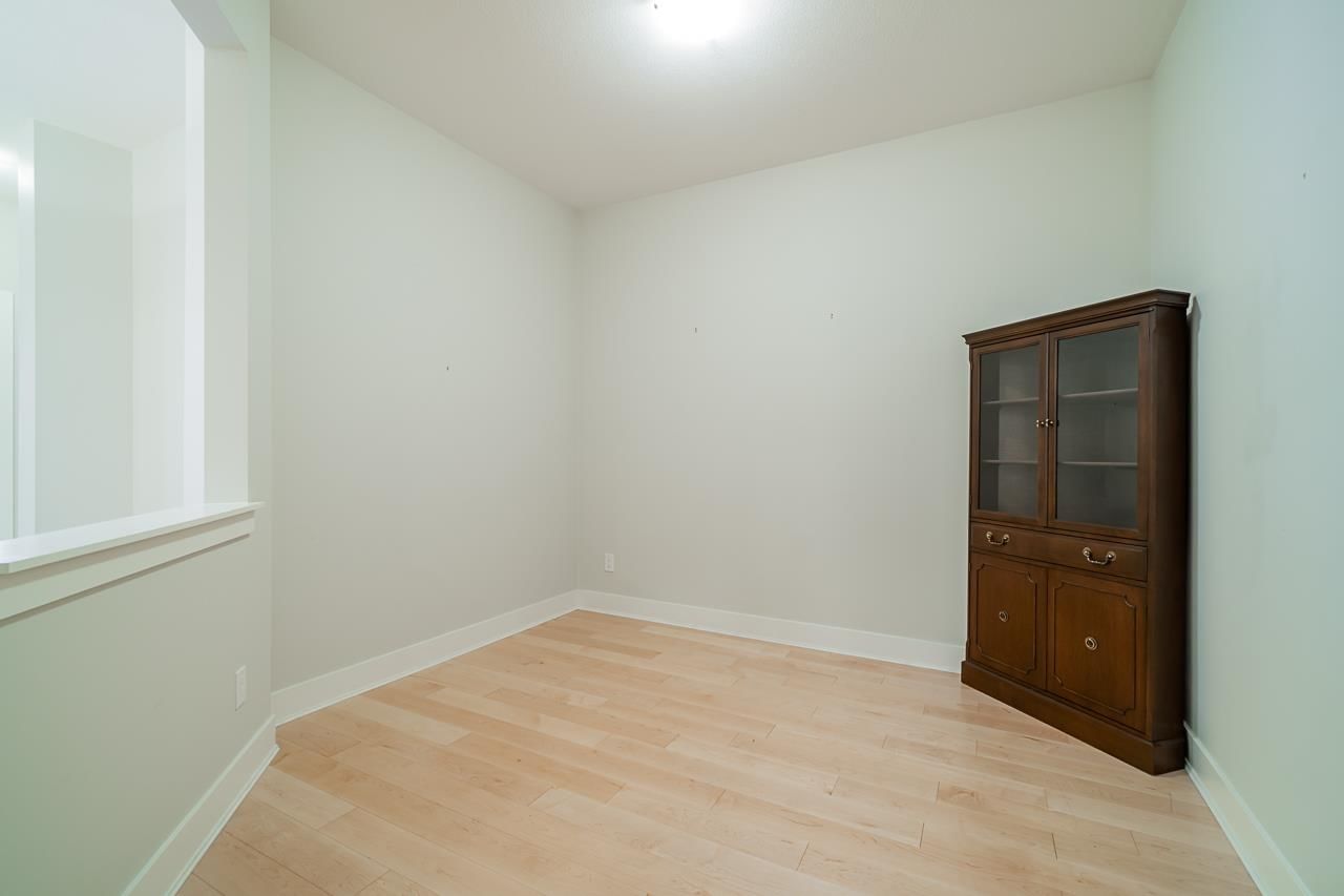 Listing Image 30