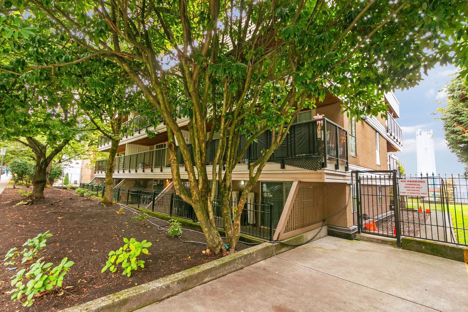 Listing Image 25