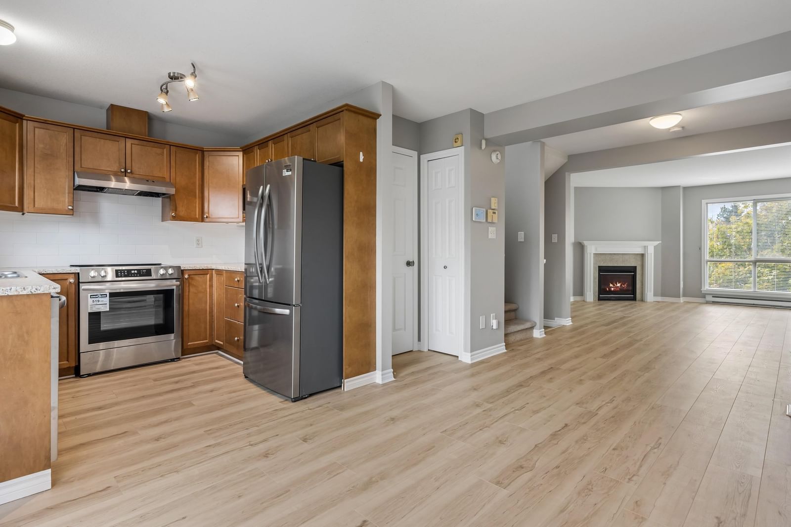 Listing Image 15