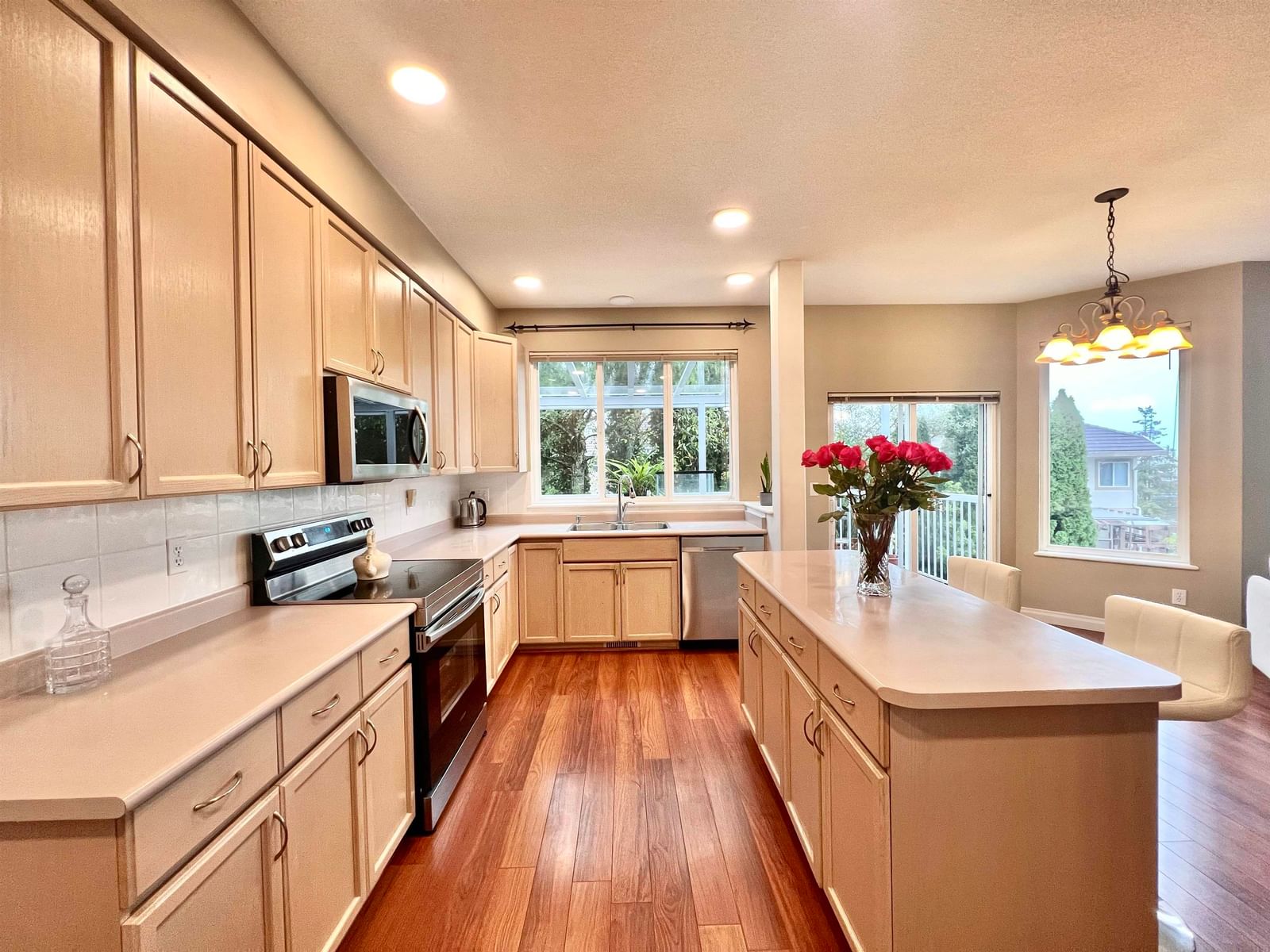 Listing Image 10