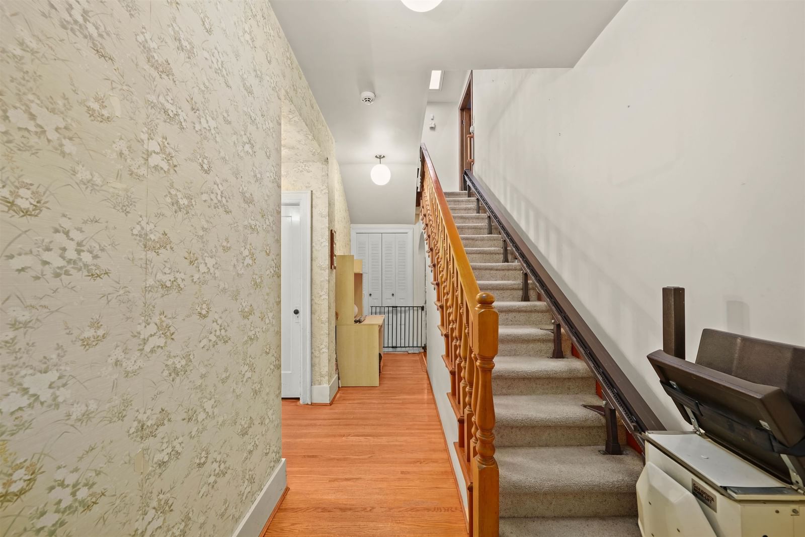 Listing Image 11
