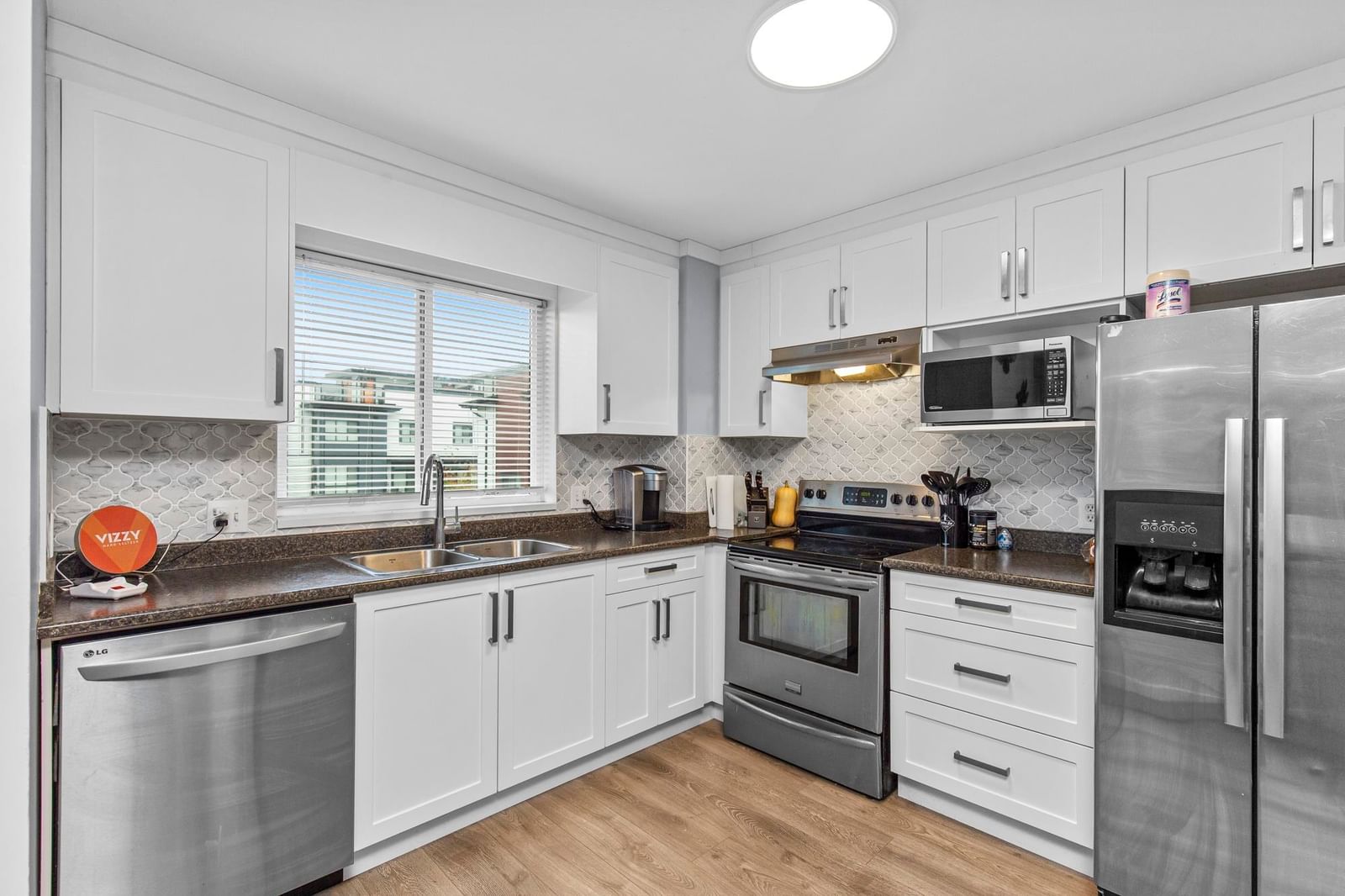 Listing Image 15