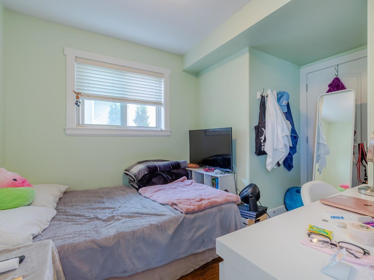 Listing Image 17