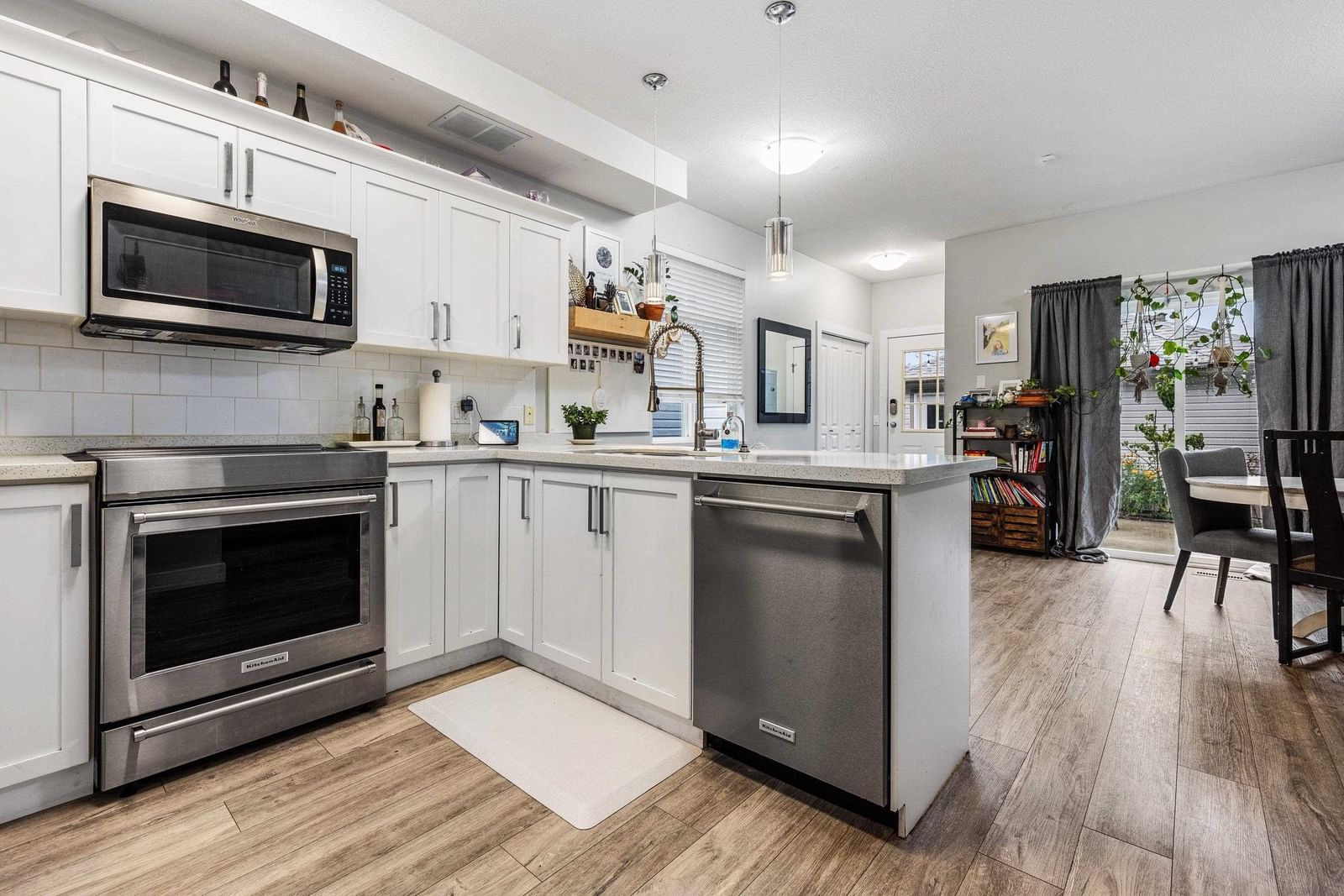 Listing Image 10