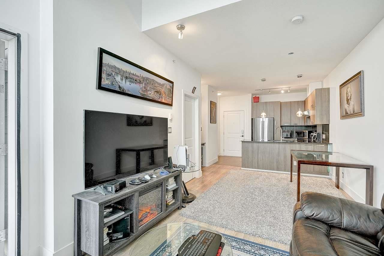 Listing Image 4