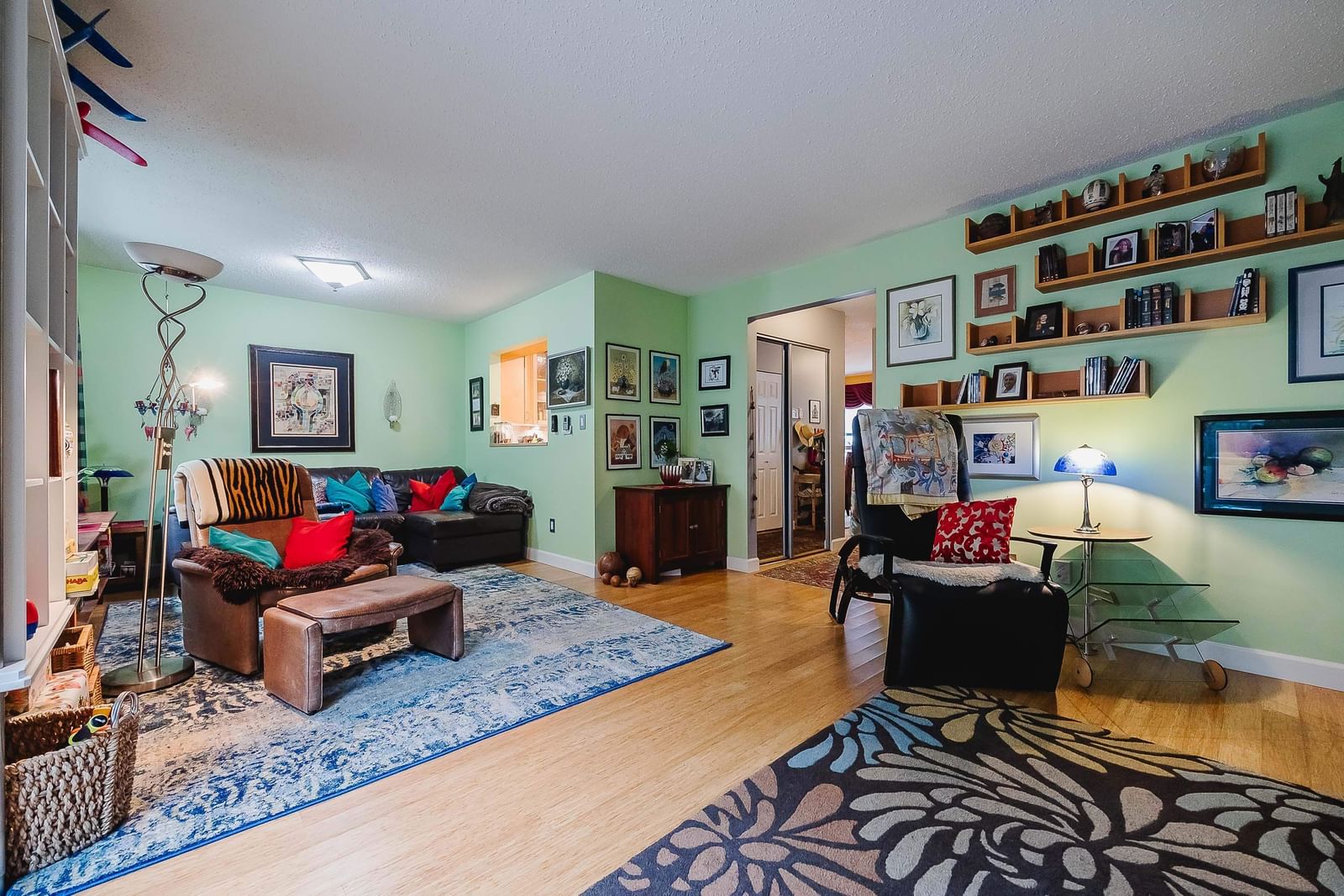 Listing Image 15