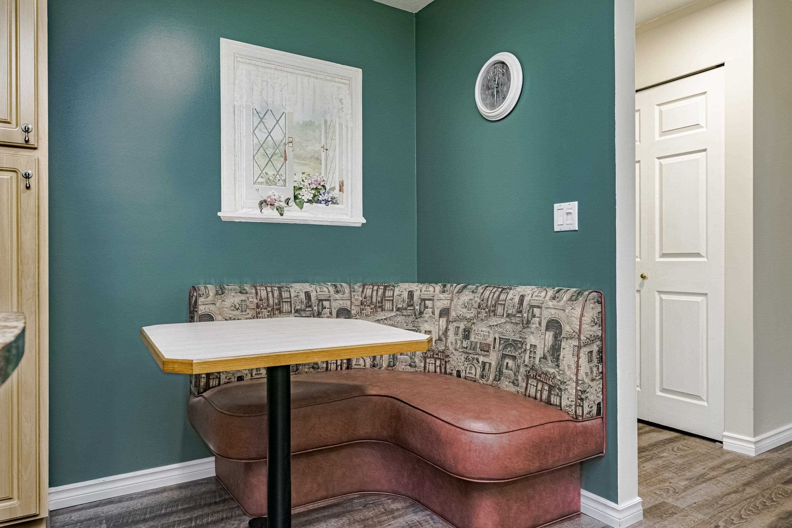 Listing Image 8