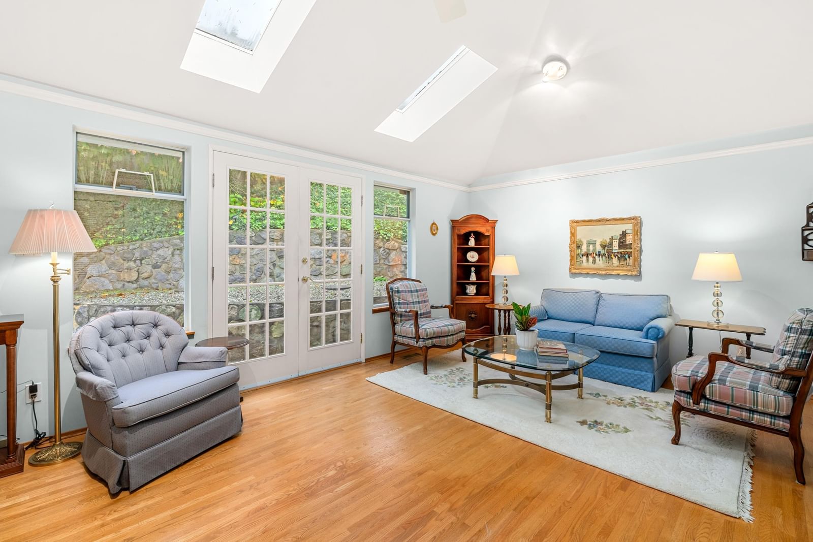 Listing Image 5
