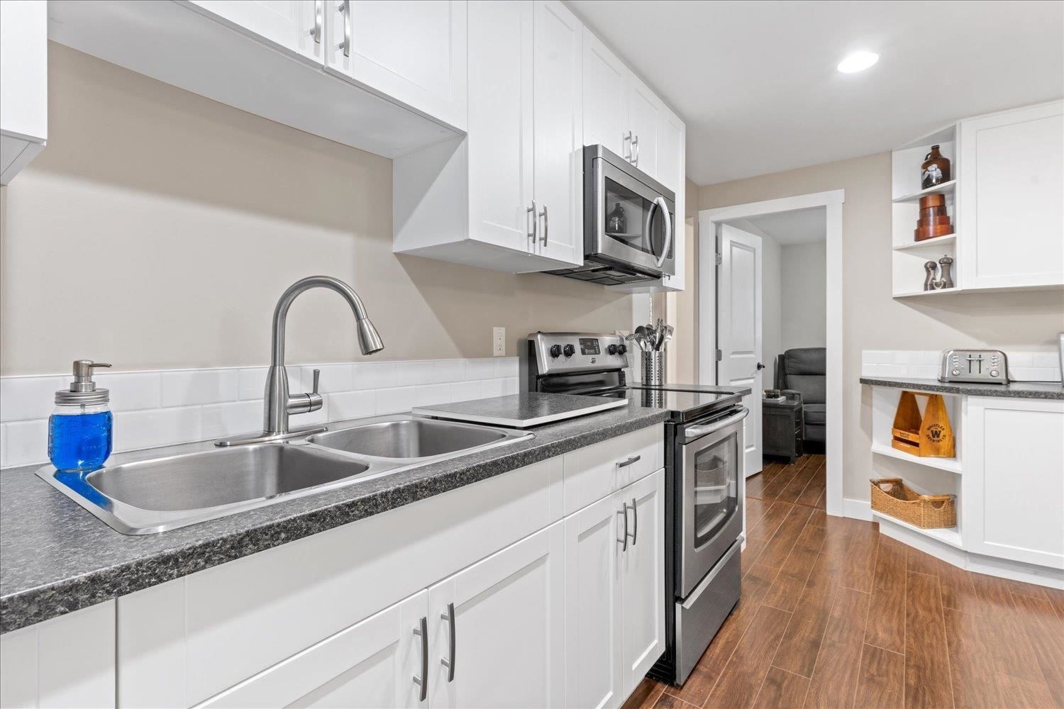 Listing Image 15