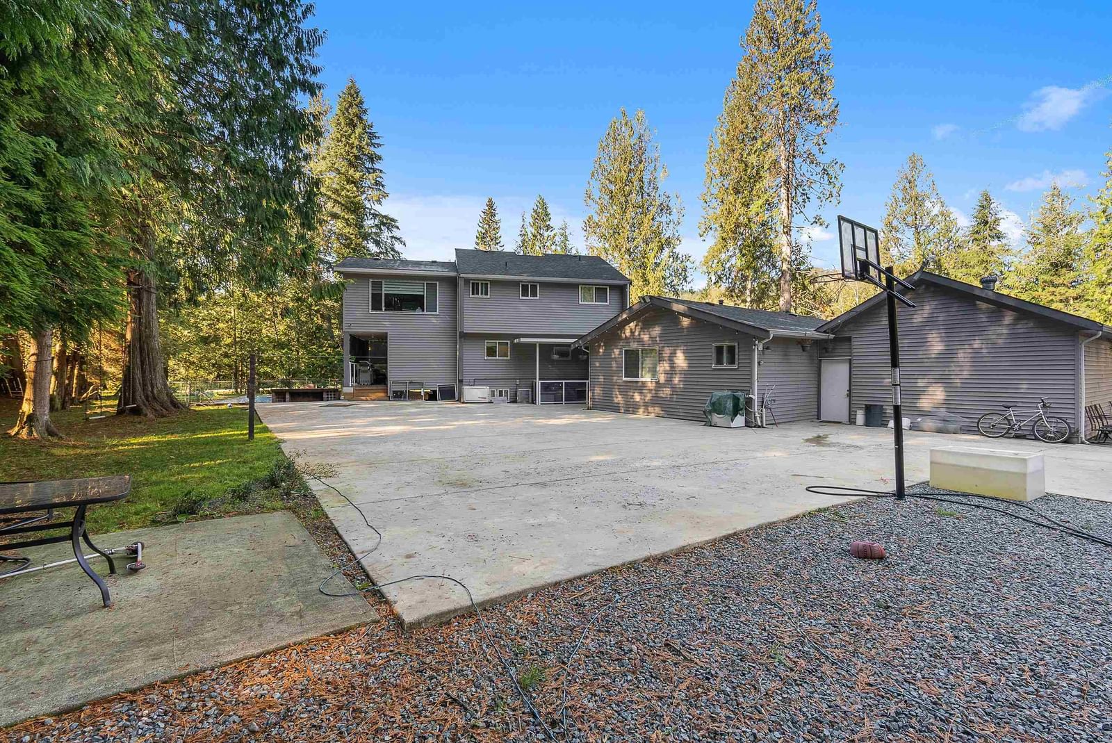 Listing Image 5