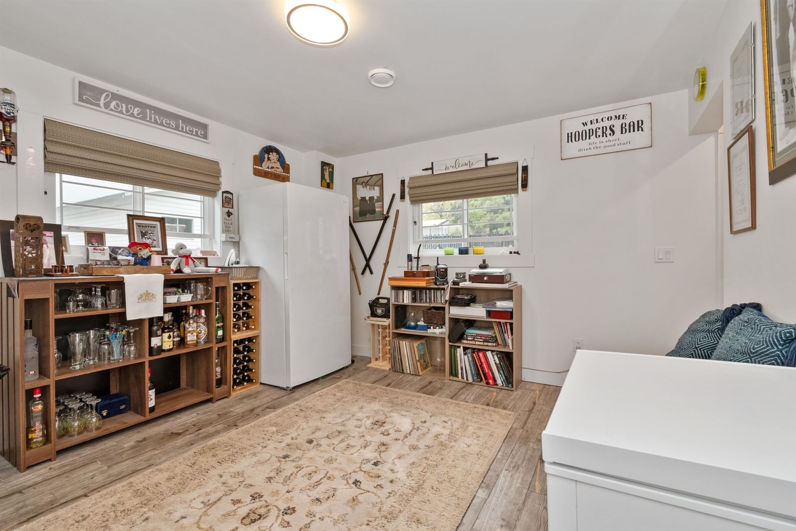 Listing Image 6