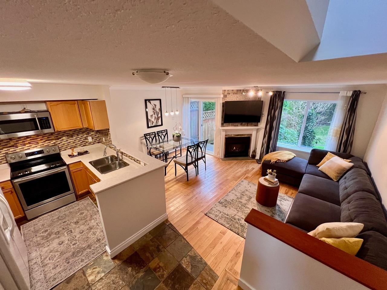Listing Image 9