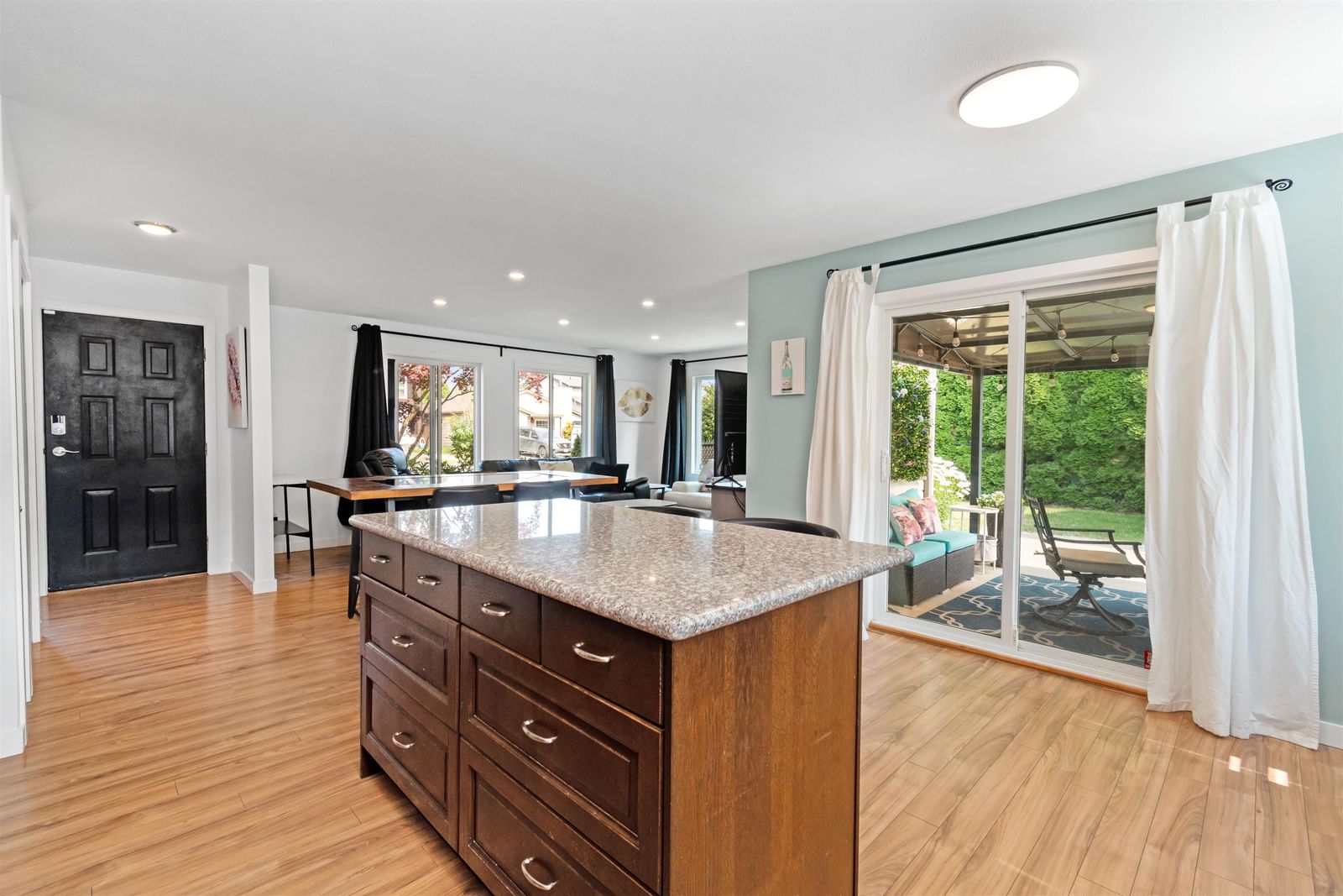 Listing Image 10