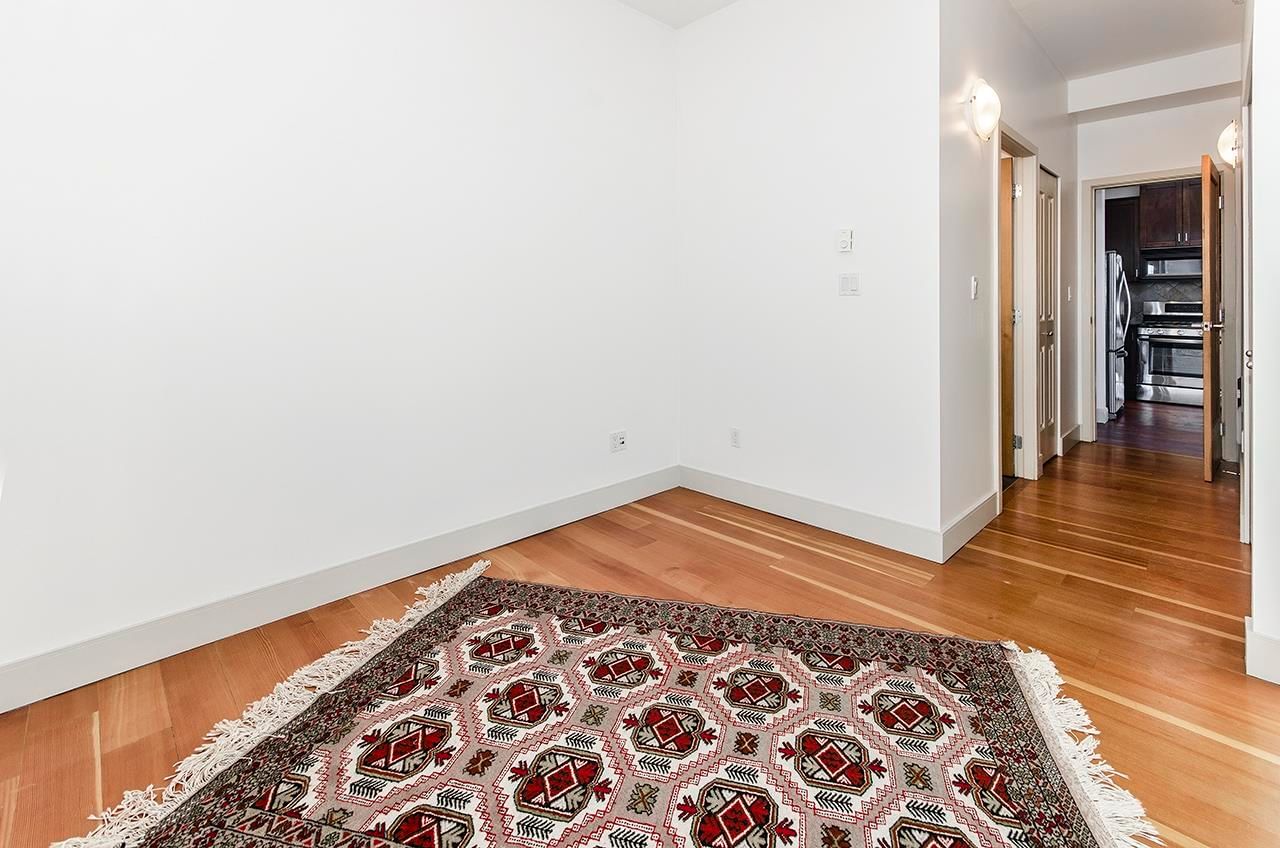 Listing Image 17