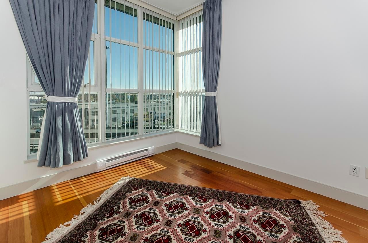 Listing Image 18