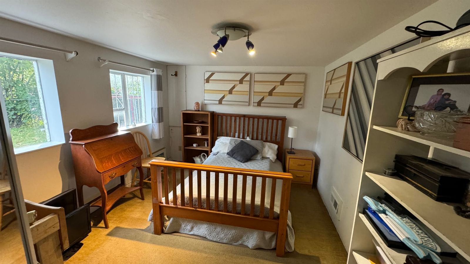 Listing Image 5