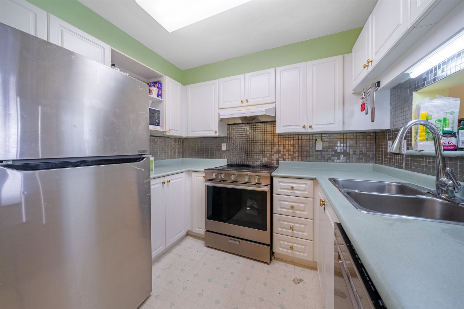 Listing Image 8