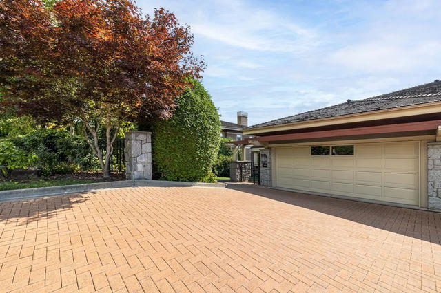 2494 Folkestone Way