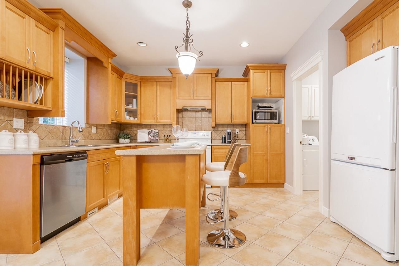 Listing Image 4