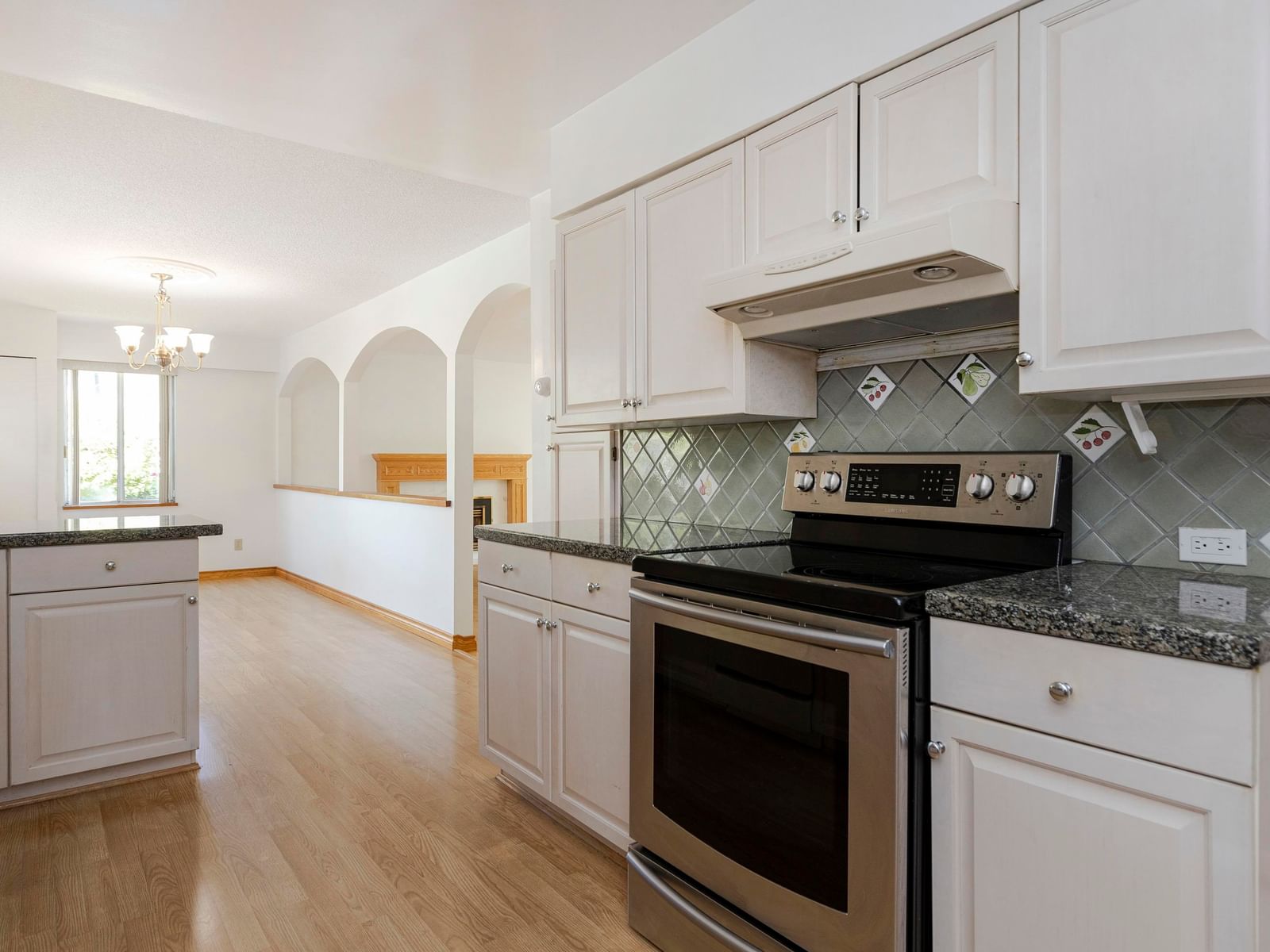 Listing Image 19