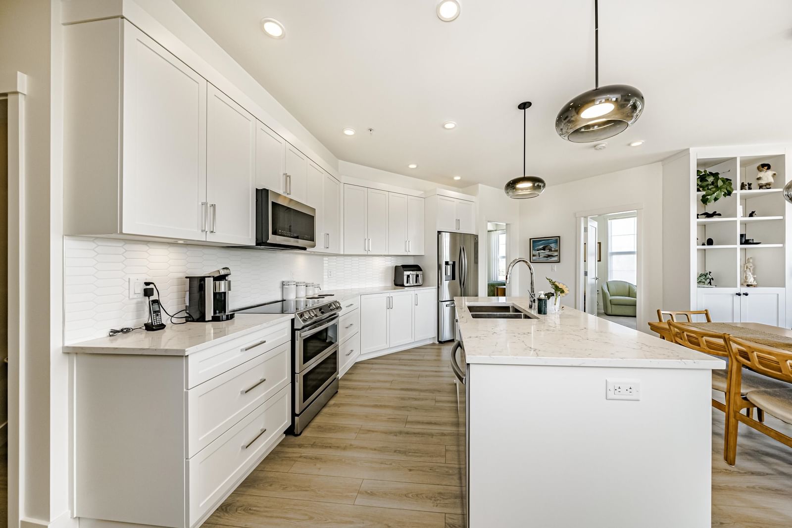 Listing Image 14