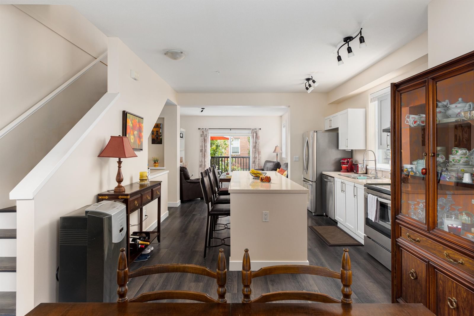 Listing Image 7