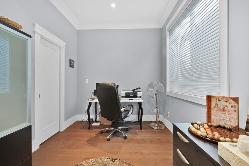 Listing Image 10